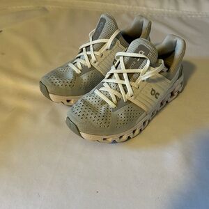 On Cloudrunning Neutral Gray Athletic Sneakers Women’s Like New